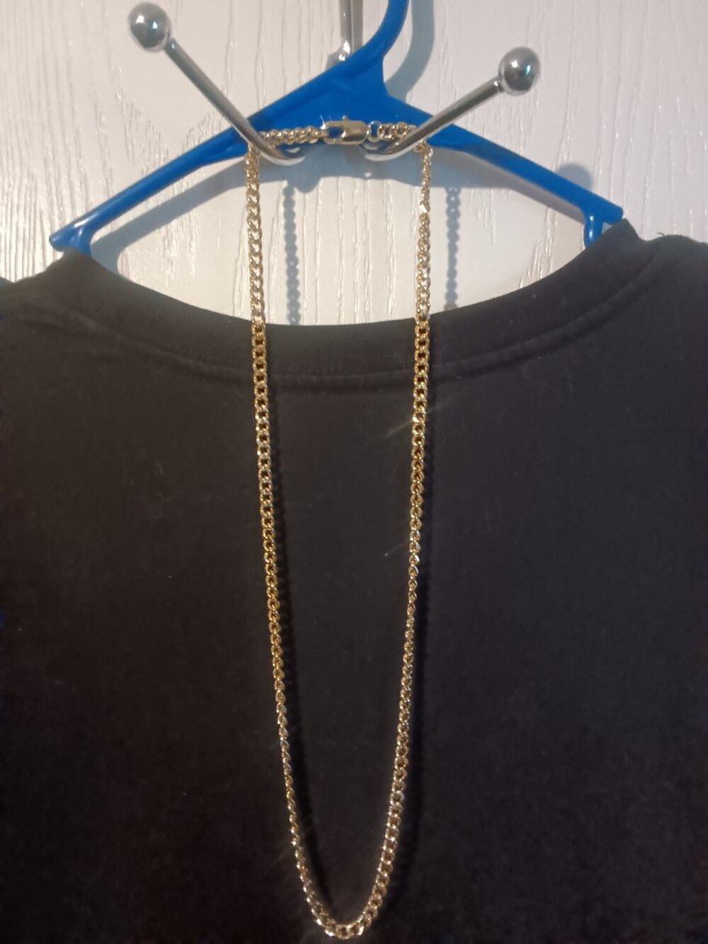 Sterling silver s925 14kgold plated Cuban link chain. 22 inches 29grams 4.7mm.